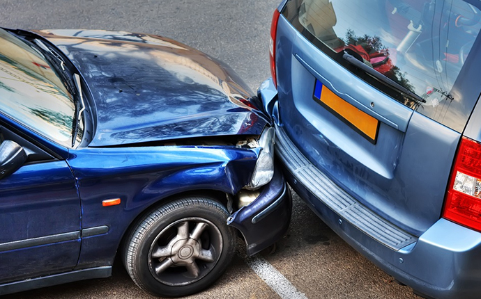 ¿Qué hacer en caso de golpe con otro coche?